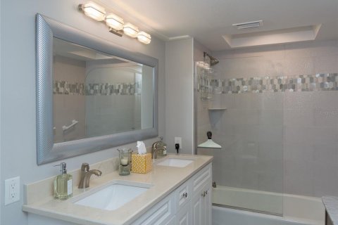 Condo in Bradenton, Florida, 2 bedrooms  № 2142291 - photo 22