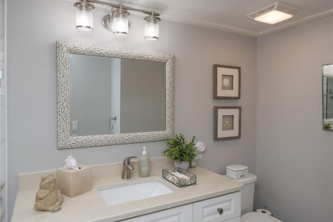 Condo in Bradenton, Florida, 2 bedrooms  № 2142291 - photo 24