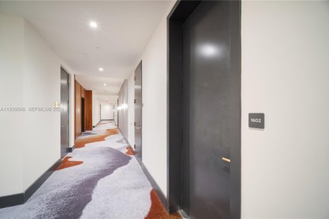 Купить кондоминиум в Майами, Флорида 3 спальни, № 1997589 - фото 7