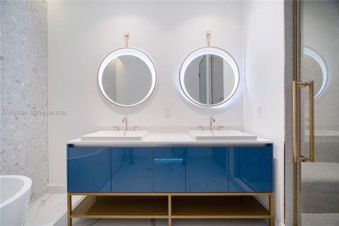 Купить кондоминиум в Майами, Флорида 3 спальни, № 1997589 - фото 17