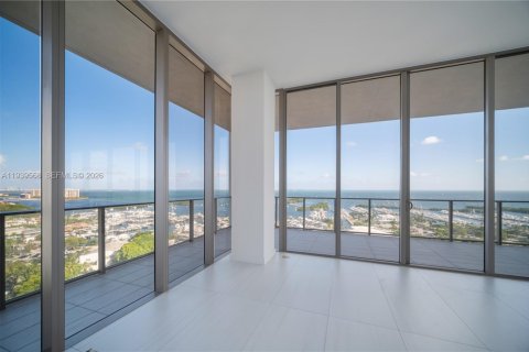 Купить кондоминиум в Майами, Флорида 3 спальни, № 1997589 - фото 12