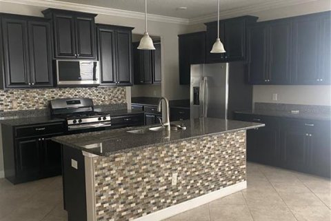 Casa en venta en Land O' Lakes, Florida, 5 dormitorios, 350.52 m2 № 1558109 - foto 3