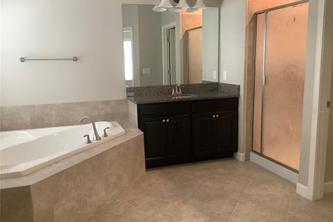 Casa en venta en Land O' Lakes, Florida, 5 dormitorios, 350.52 m2 № 1558109 - foto 20