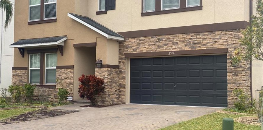 Casa en Land O' Lakes, Florida 5 dormitorios, 350.52 m2 № 1558109