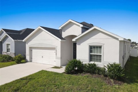 Villa ou maison à vendre à Davenport, Floride: 4 chambres, 191.56 m2 № 2411606 - photo 2