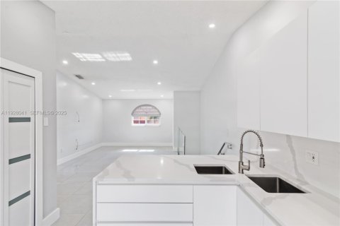 Снять в аренду кондоминиум в Хайалиа, Флорида 2 спальни, 91.97м2, № 1988255 - фото 10