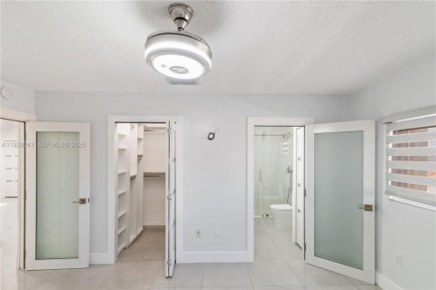 Снять в аренду кондоминиум в Хайалиа, Флорида 2 спальни, 91.97м2, № 1988255 - фото 17