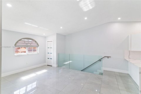 Снять в аренду кондоминиум в Хайалиа, Флорида 2 спальни, 91.97м2, № 1988255 - фото 5