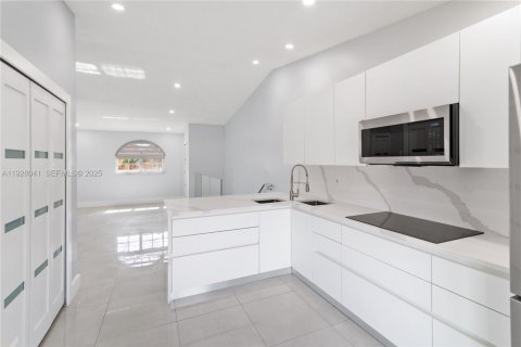 Снять в аренду кондоминиум в Хайалиа, Флорида 2 спальни, 91.97м2, № 1988255 - фото 14