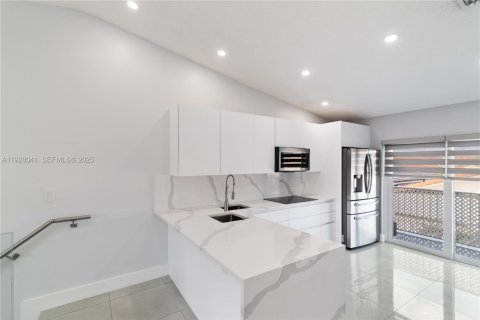 Снять в аренду кондоминиум в Хайалиа, Флорида 2 спальни, 91.97м2, № 1988255 - фото 13