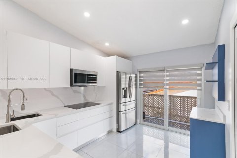 Снять в аренду кондоминиум в Хайалиа, Флорида 2 спальни, 91.97м2, № 1988255 - фото 11