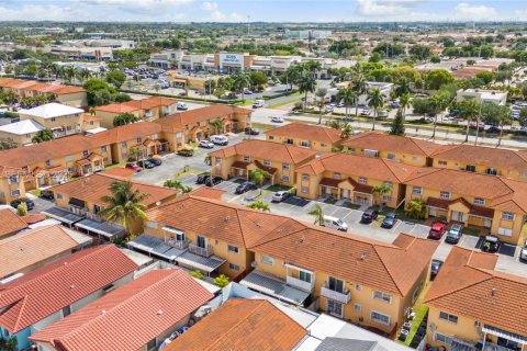 Снять в аренду кондоминиум в Хайалиа, Флорида 2 спальни, 91.97м2, № 1988255 - фото 30