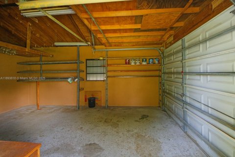 House in Miami, Florida 3 bedrooms, 154.22 sq.m. № 1949290 - photo 12