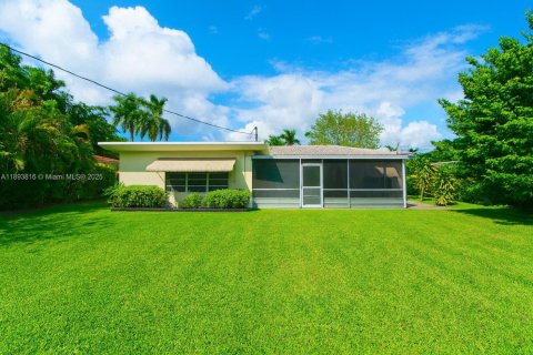 House in Miami, Florida 3 bedrooms, 154.22 sq.m. № 1949290 - photo 6