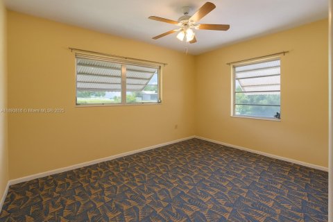 House in Miami, Florida 3 bedrooms, 154.22 sq.m. № 1949290 - photo 26