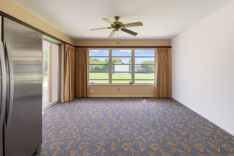 House in Miami, Florida 3 bedrooms, 154.22 sq.m. № 1949290 - photo 19