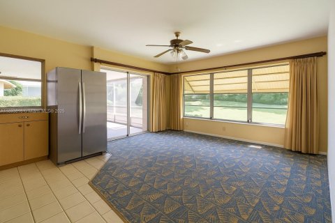 House in Miami, Florida 3 bedrooms, 154.22 sq.m. № 1949290 - photo 20