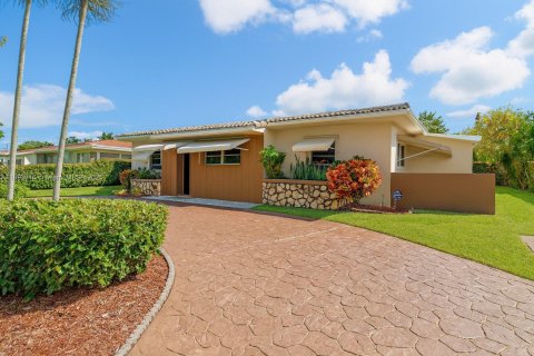 House in Miami, Florida 3 bedrooms, 154.22 sq.m. № 1949290 - photo 30