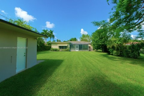 House in Miami, Florida 3 bedrooms, 154.22 sq.m. № 1949290 - photo 8