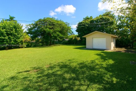 House in Miami, Florida 3 bedrooms, 154.22 sq.m. № 1949290 - photo 10