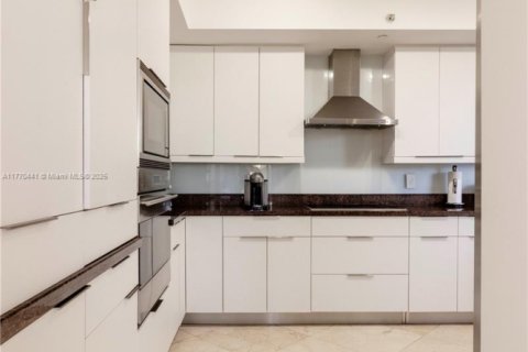 Condominio en venta en Key Biscayne, Florida, 3 dormitorios, 287.16 m2 № 2066208 - foto 16