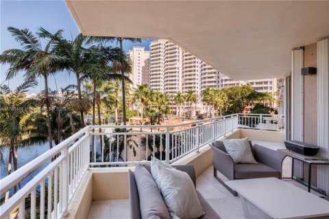 Condominio en Key Biscayne, Florida, 3 dormitorios  № 2066208
