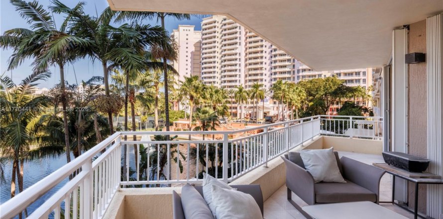 Condominio en Key Biscayne, Florida, 3 dormitorios  № 2066208