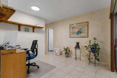 Villa ou maison à vendre à Tamarac, Floride: 2 chambres, 156.26 m2 № 2416137 - photo 24