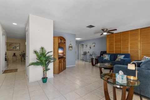 Villa ou maison à vendre à Tamarac, Floride: 2 chambres, 156.26 m2 № 2416137 - photo 15