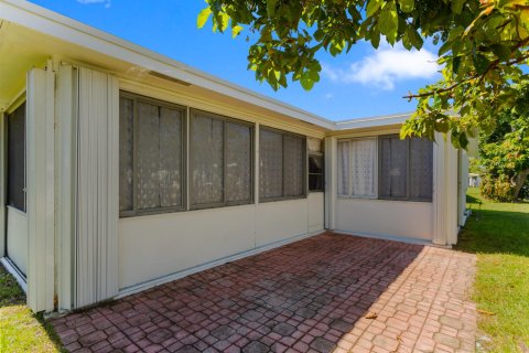 Villa ou maison à vendre à Tamarac, Floride: 2 chambres, 156.26 m2 № 2416137 - photo 9