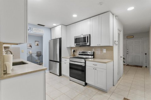 Villa ou maison à vendre à Tamarac, Floride: 2 chambres, 156.26 m2 № 2416137 - photo 22