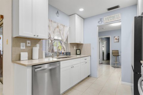 Villa ou maison à vendre à Tamarac, Floride: 2 chambres, 156.26 m2 № 2416137 - photo 23