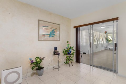 Villa ou maison à vendre à Tamarac, Floride: 2 chambres, 156.26 m2 № 2416137 - photo 27