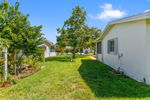 Villa ou maison à vendre à Tamarac, Floride: 2 chambres, 156.26 m2 № 2416137 - photo 7