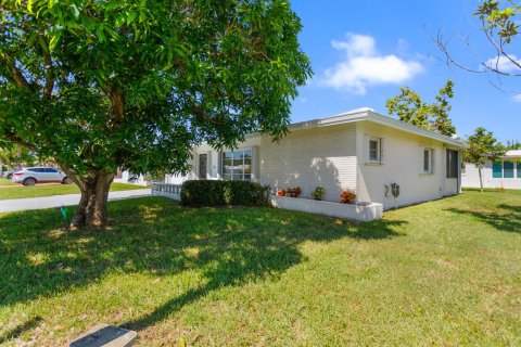 Villa ou maison à vendre à Tamarac, Floride: 2 chambres, 156.26 m2 № 2416137 - photo 3