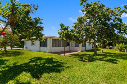 Villa ou maison à vendre à Tamarac, Floride: 2 chambres, 156.26 m2 № 2416137 - photo 8