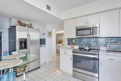 Купить кондоминиум в Авентура, Флорида 2 спальни, 118.08м2, № 2048618 - фото 16