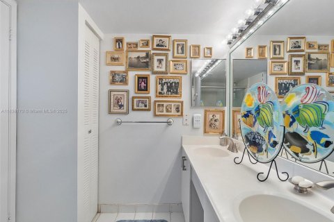Купить кондоминиум в Авентура, Флорида 2 спальни, 118.08м2, № 2048618 - фото 24