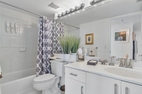 Купить кондоминиум в Авентура, Флорида 2 спальни, 118.08м2, № 2048618 - фото 20