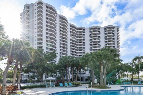 Кондоминиум с 2 спальнями в Авентура, Флорида № 2048618