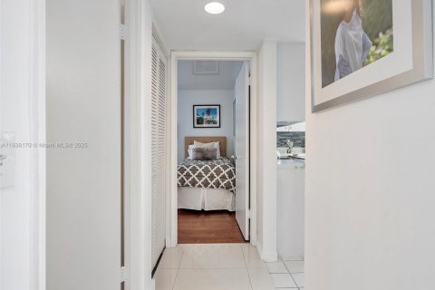 Купить кондоминиум в Авентура, Флорида 2 спальни, 118.08м2, № 2048618 - фото 11