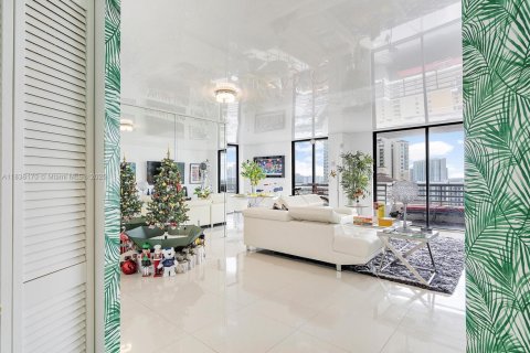 Купить кондоминиум в Авентура, Флорида 2 спальни, 118.08м2, № 2048618 - фото 2