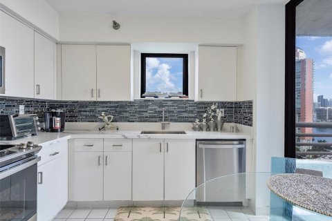 Купить кондоминиум в Авентура, Флорида 2 спальни, 118.08м2, № 2048618 - фото 14