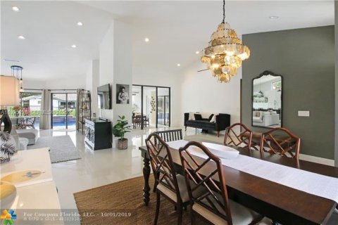 Casa en venta en Coral Springs, Florida, 5 dormitorios, 242.47 m2 № 1993382 - foto 5