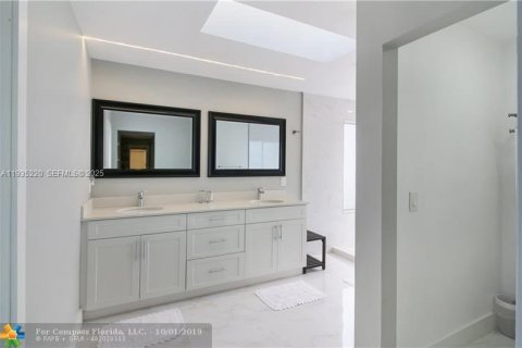 Casa en venta en Coral Springs, Florida, 5 dormitorios, 242.47 m2 № 1993382 - foto 6