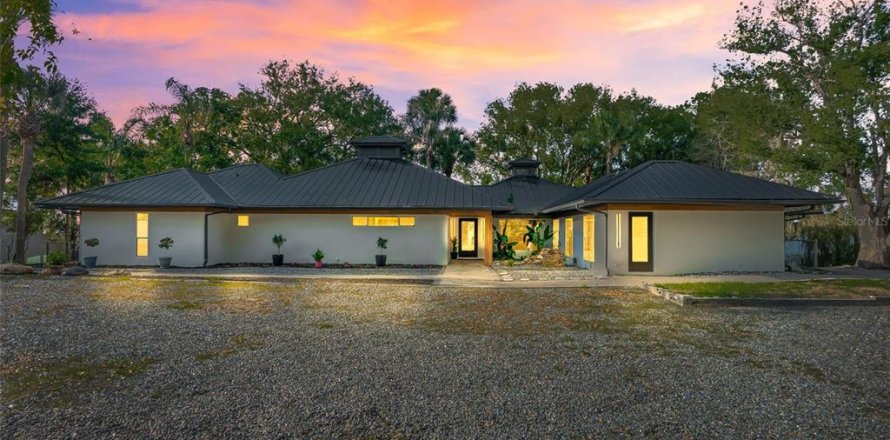 Villa ou maison à Weirsdale, Floride 4 chambres, 455.13 m2 № 2128975