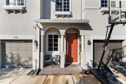 Adosado en venta en Miami Gardens, Florida, 3 dormitorios, 141.58 m2 № 2065099 - foto 3