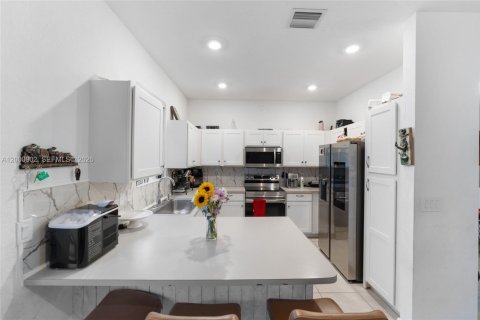 Adosado en venta en Miami Gardens, Florida, 3 dormitorios, 141.58 m2 № 2065099 - foto 8