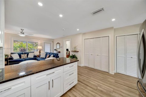 Casa en venta en Oakland Park, Florida, 3 dormitorios, 122.63 m2 № 1967468 - foto 28