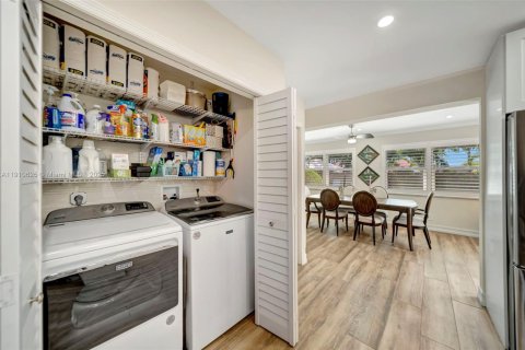 Casa en venta en Oakland Park, Florida, 3 dormitorios, 122.63 m2 № 1967468 - foto 23